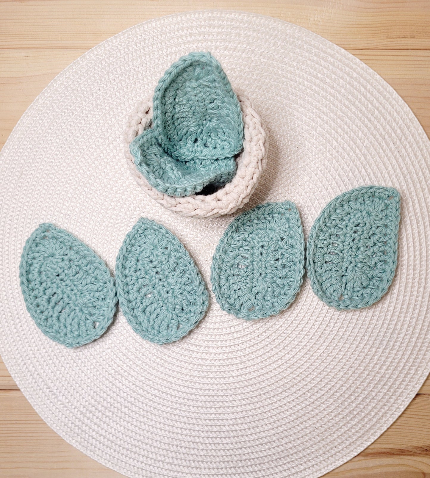 Crochet plant coaster set